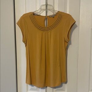 Daniel Rainn Women's Mustard Pleated Top